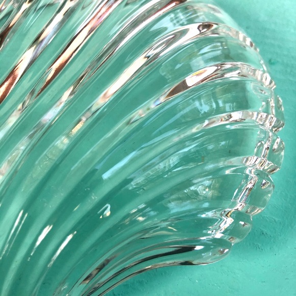 Mikasa 7" Scallop Shell Dish - Picture 5 of 6